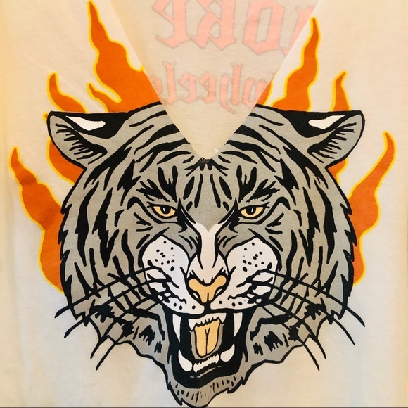 Truly Madly Deeply UO Short Sleeve Graphic T-Shirt - Picture 4 of 7